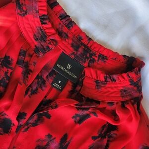 ✨️ Perfect Condition Long Sleeve Flowy Flower Patterned Blouse ✨️